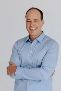 Dr. André Siqueira, ortopedista e cliente da ZYX Marketing