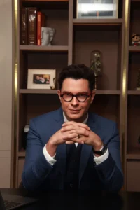 Dr. Fernando Salgueiro, cirurgião plástico e cliente da ZYX Marketing